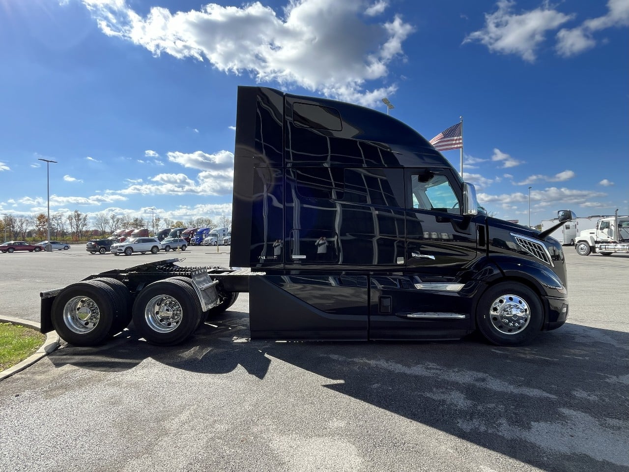 2026 Volvo - image 4