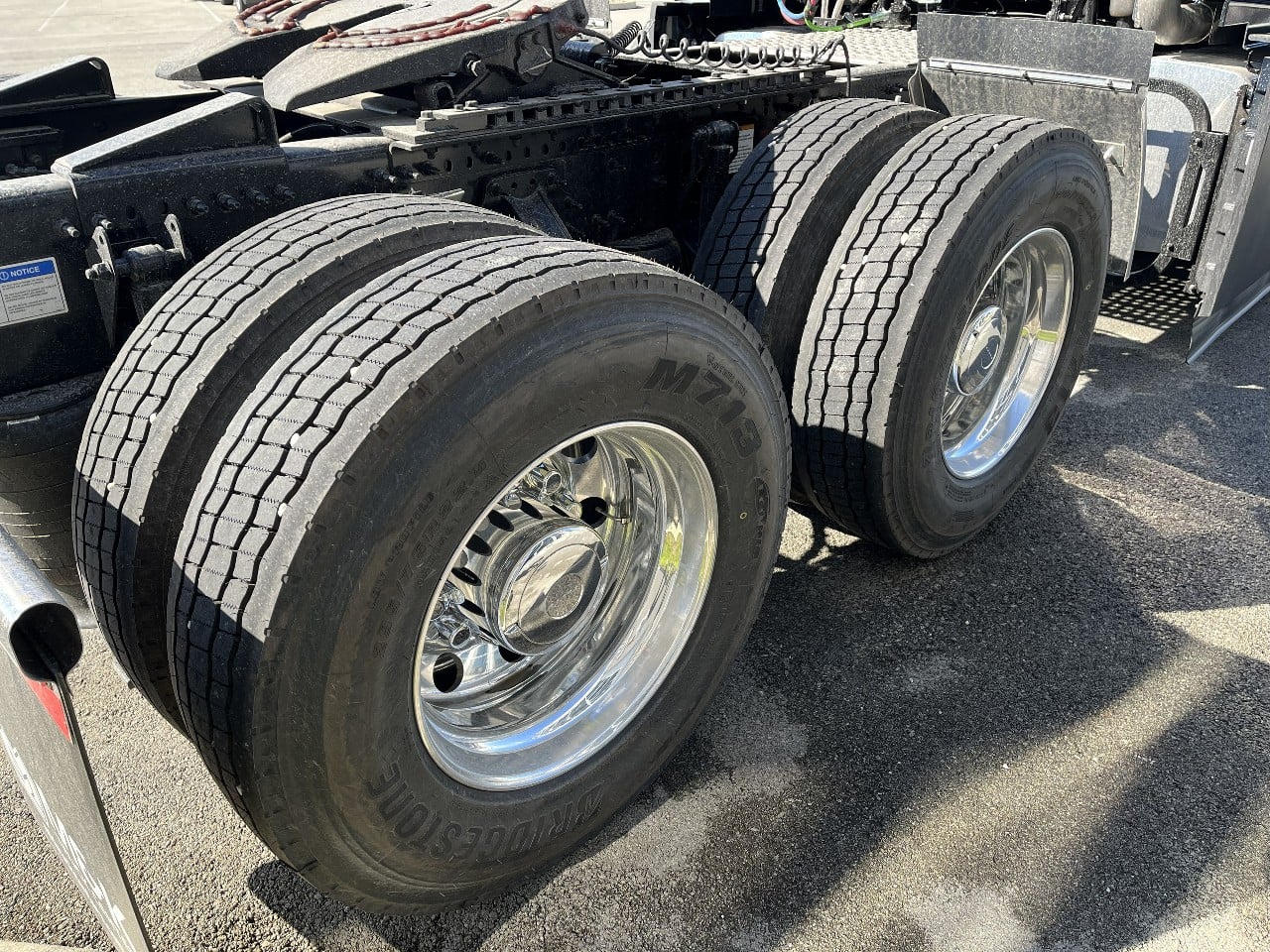 2026 Volvo - image 5