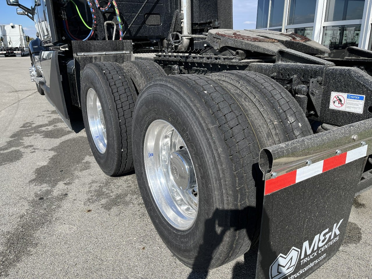 2026 Volvo - image 7