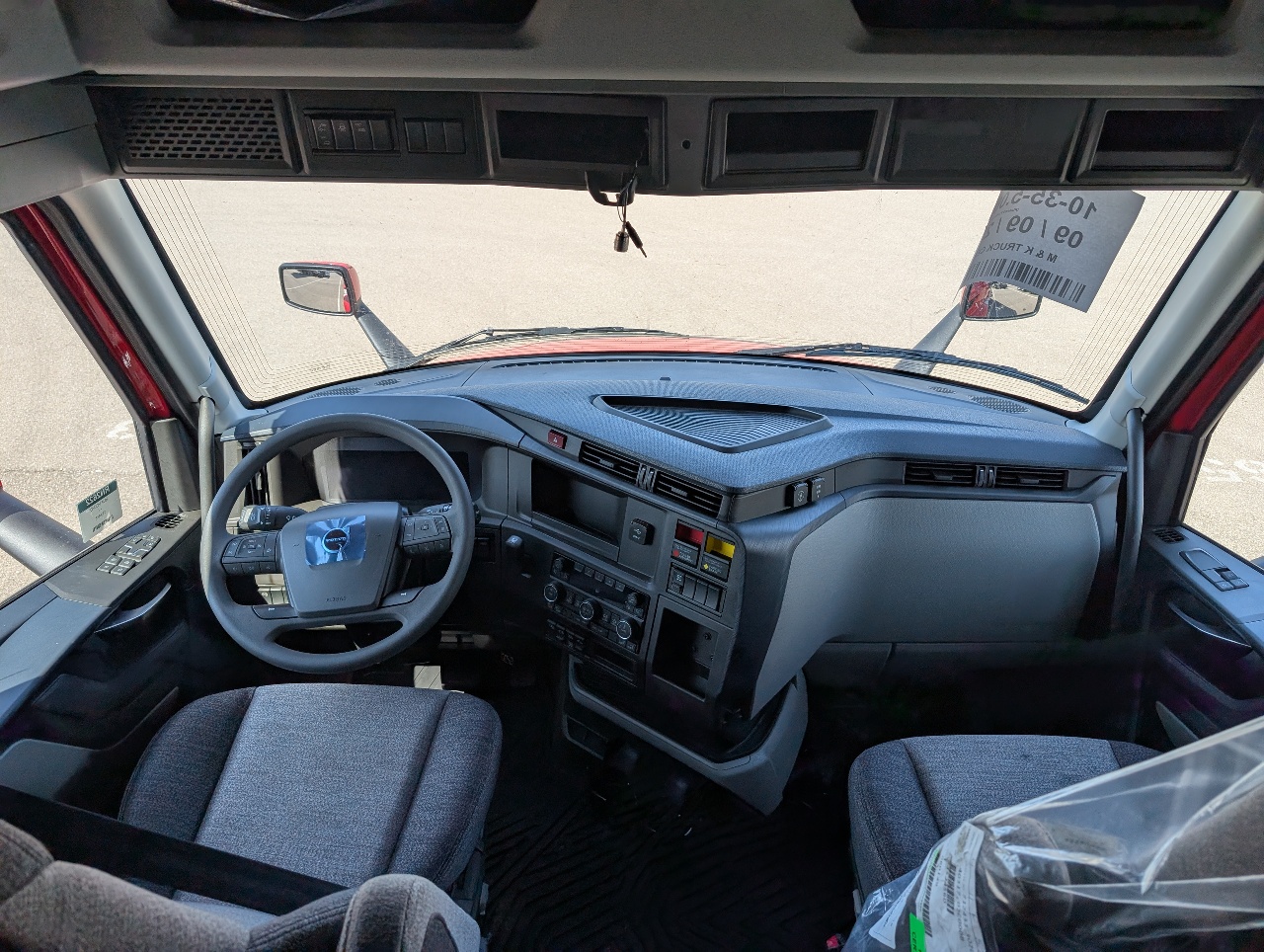 2026 Volvo - image 10