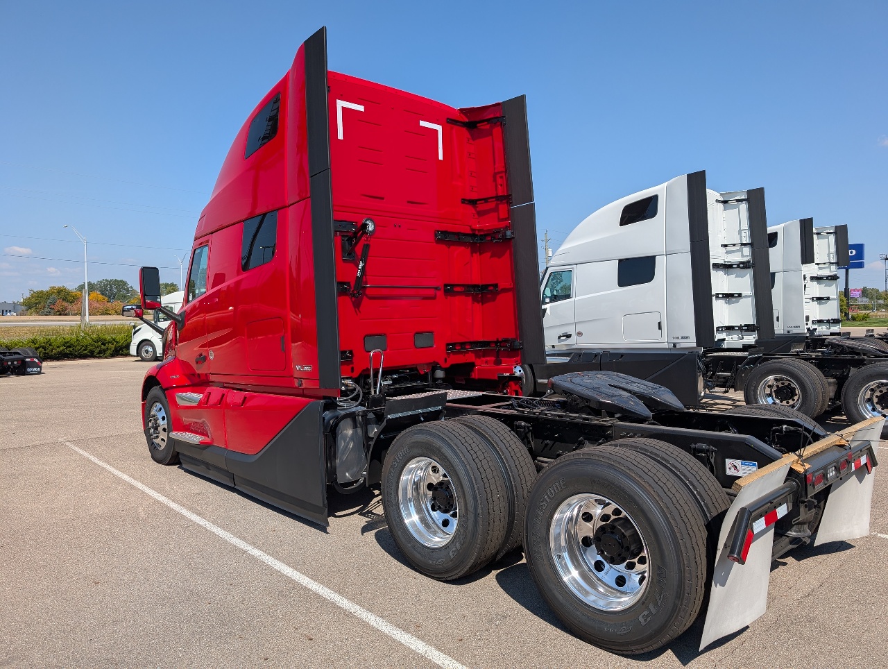 2026 Volvo - image 4