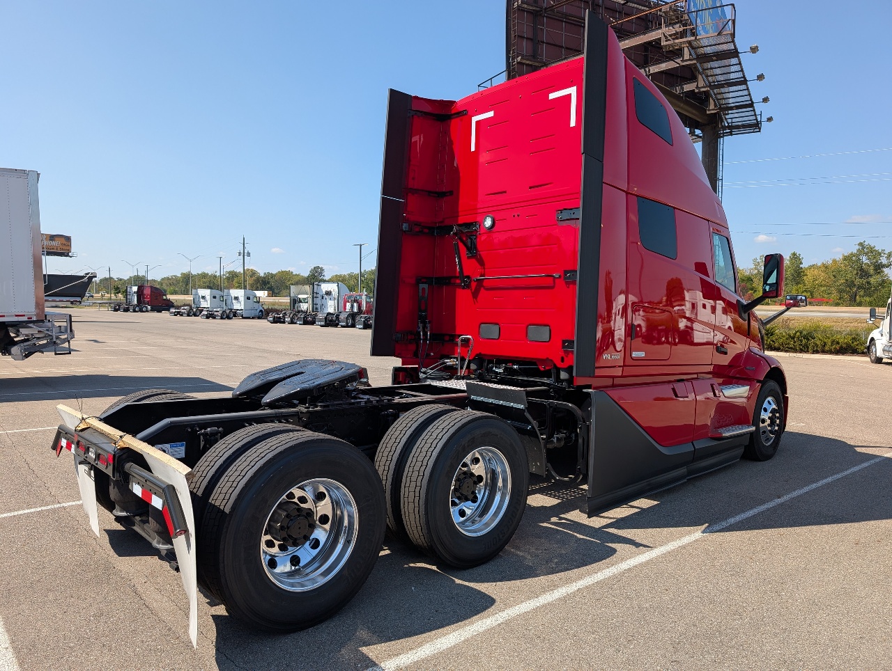 2026 Volvo - image 6