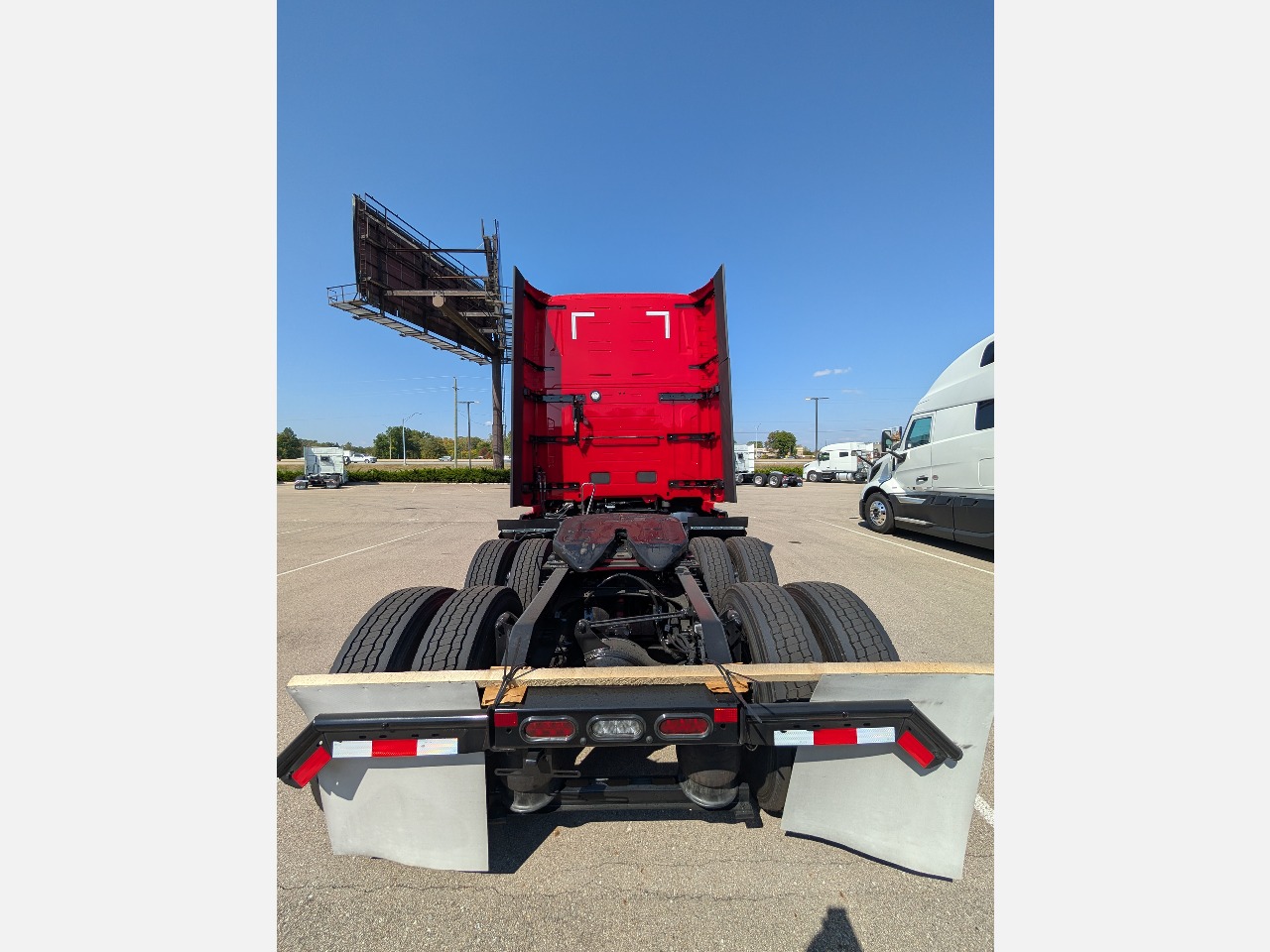 2026 Volvo - image 5