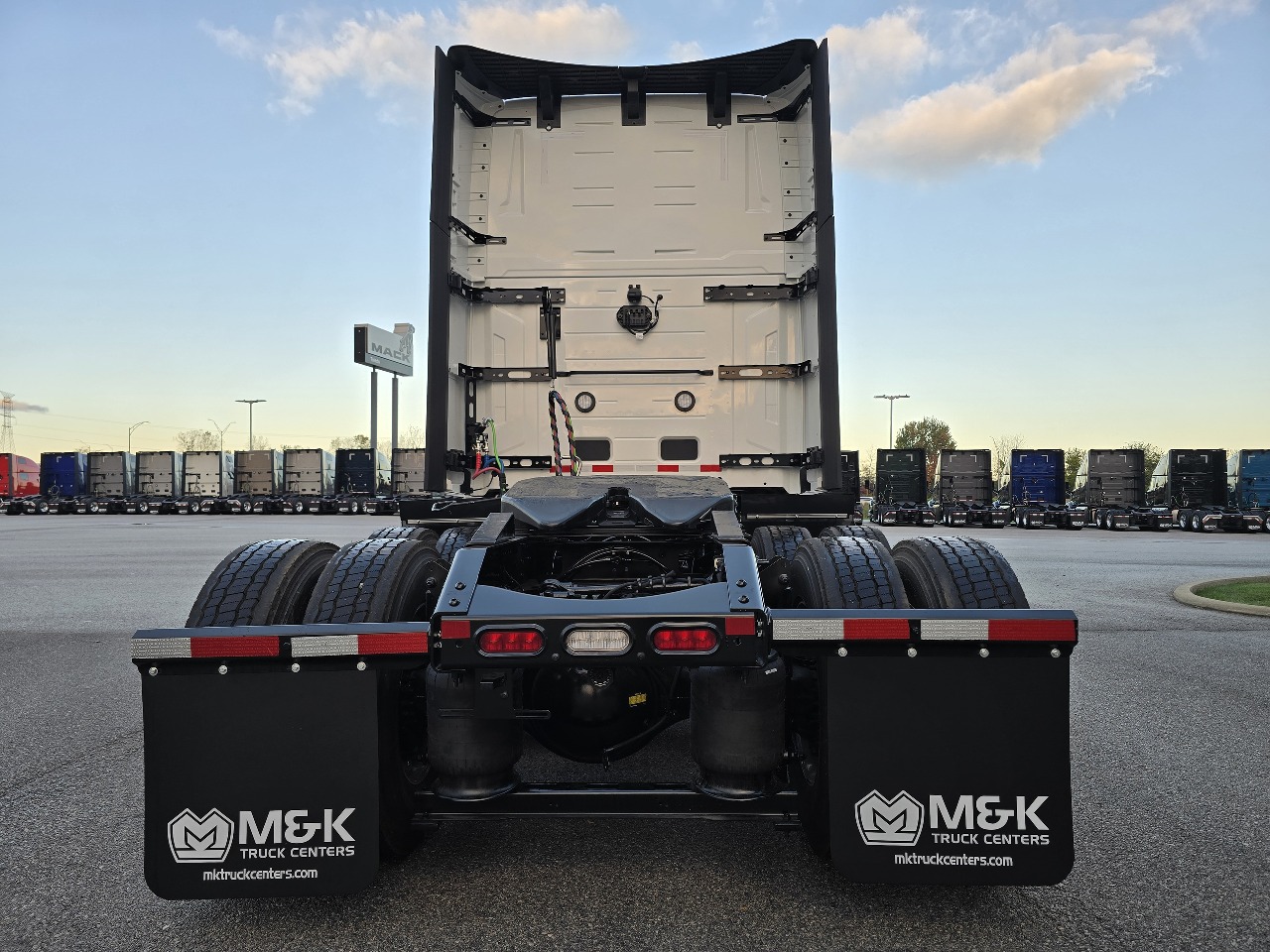 2026 Volvo - image 4