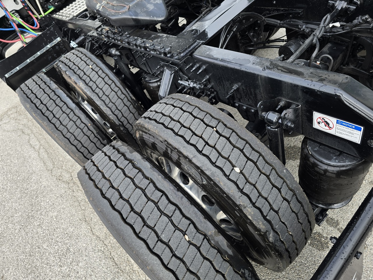 2026 Volvo - image 13