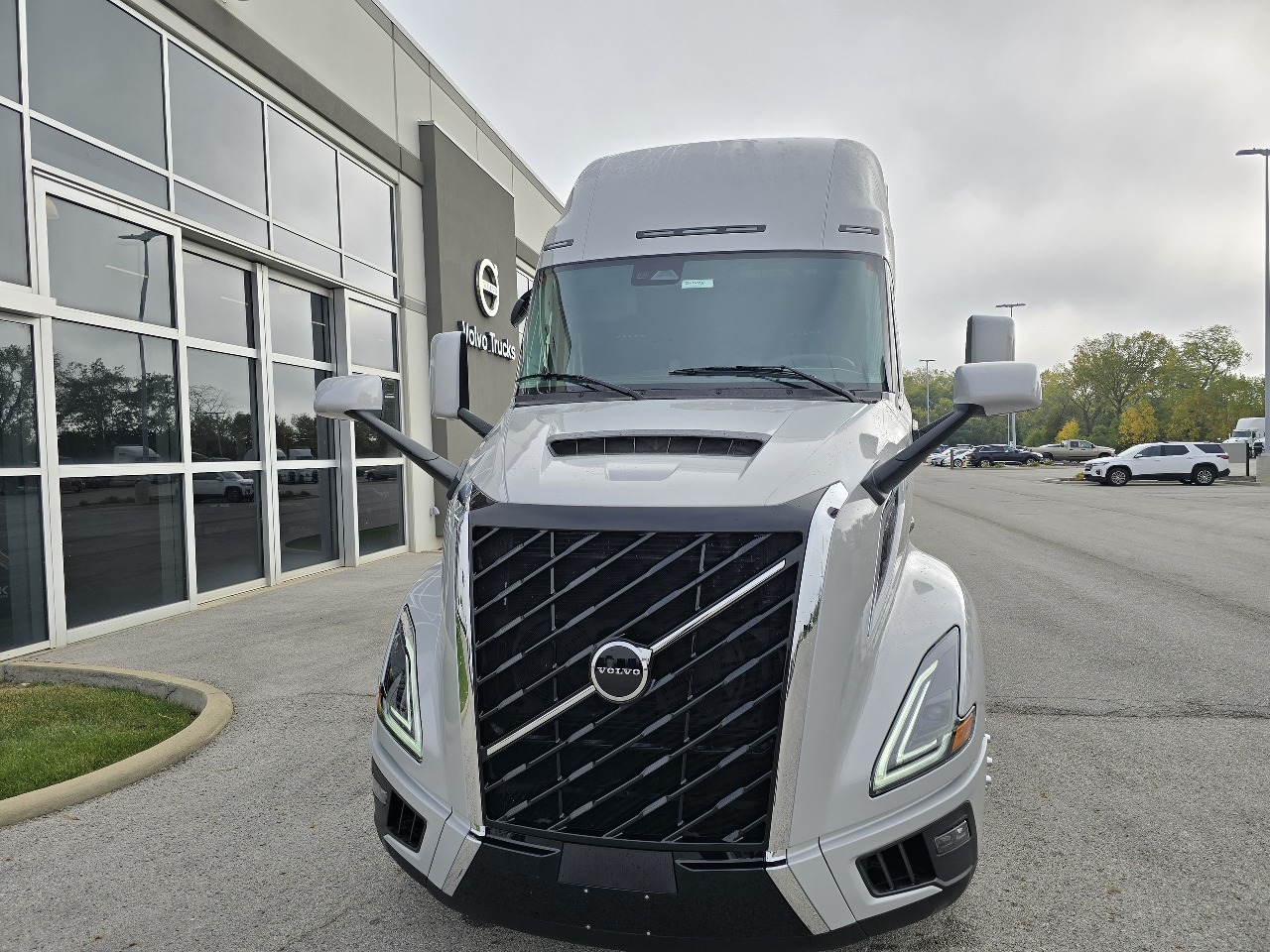 2026 Volvo - image 2