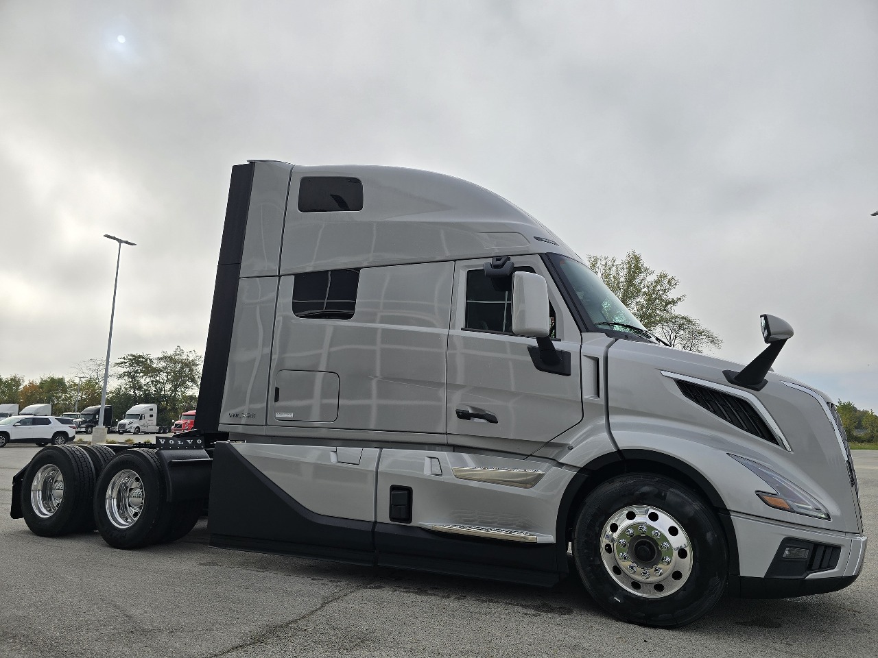 2026 Volvo - image 3