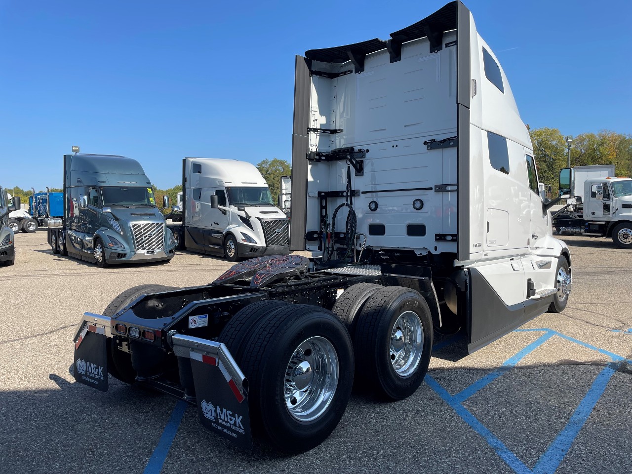 2026 Volvo - image 3