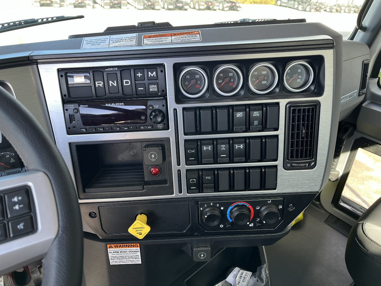 2026 Mack Granite - image 13