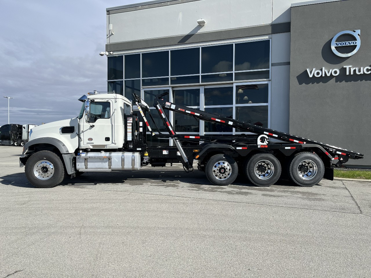 2026 Mack Granite - image 9