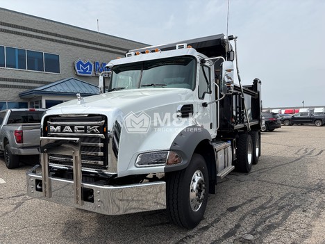2027-mack-granite-gr64b-dump-truck #320426