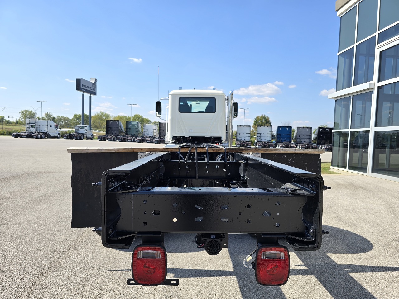 2026 Mack Granite - image 5