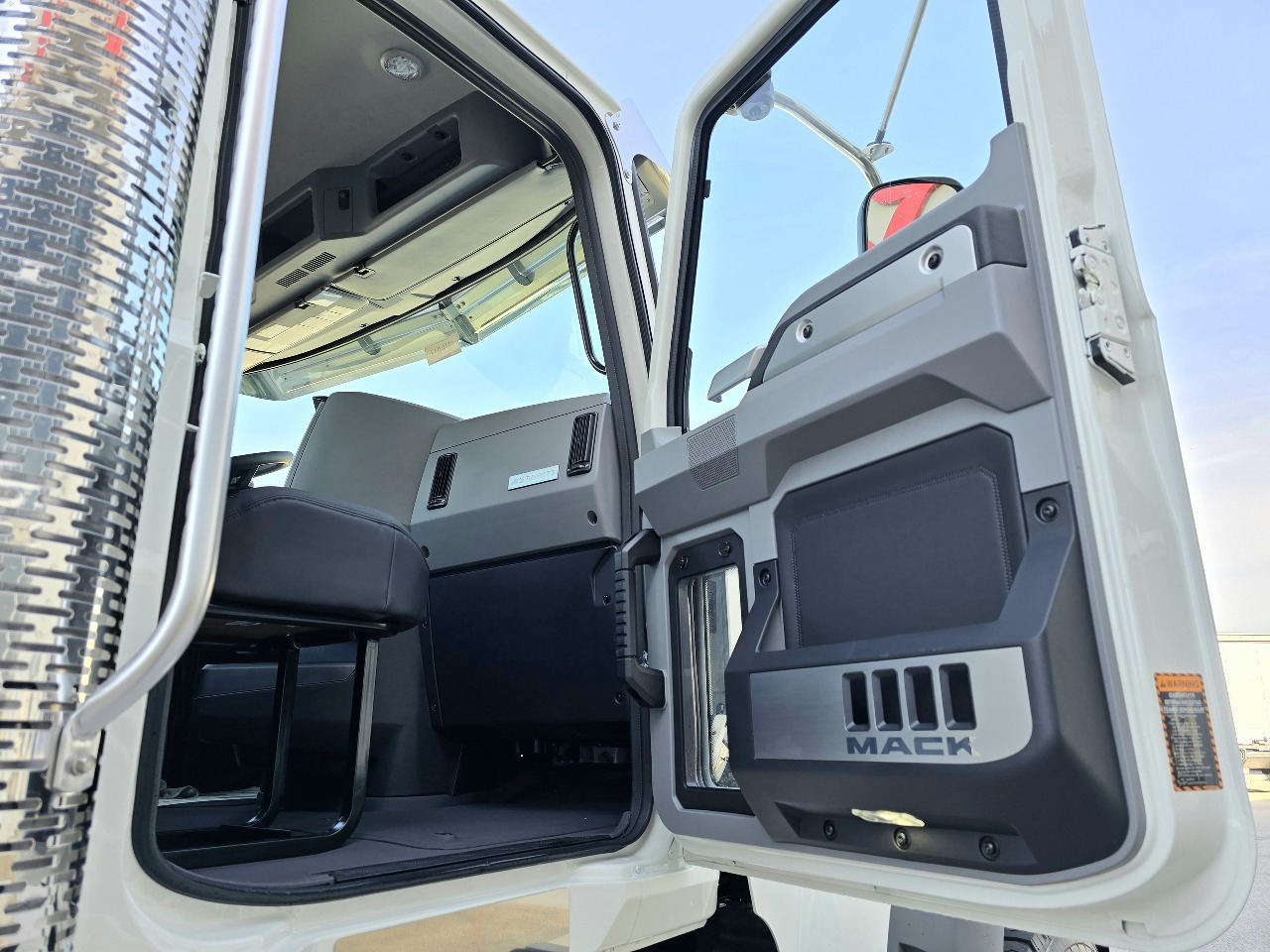 2026 Mack Granite - image 11