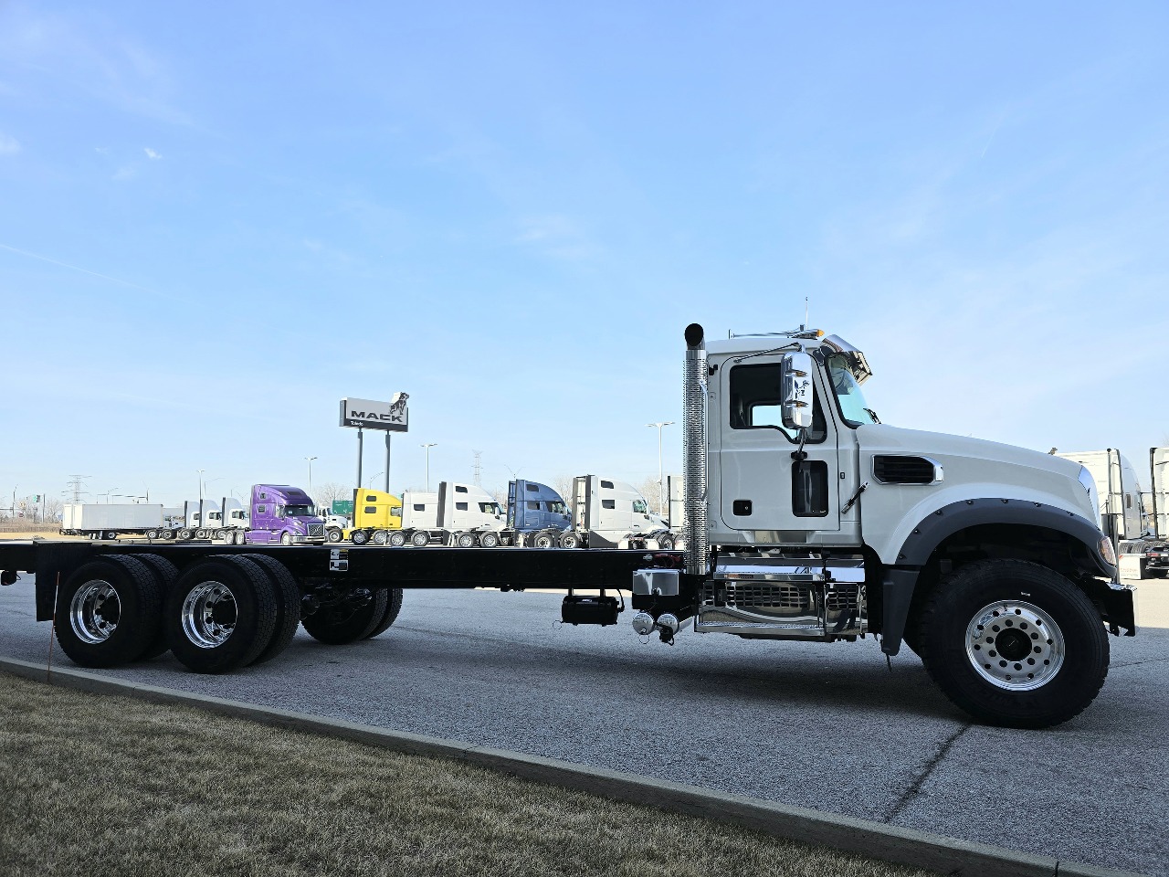 2026 Mack Granite - image 3