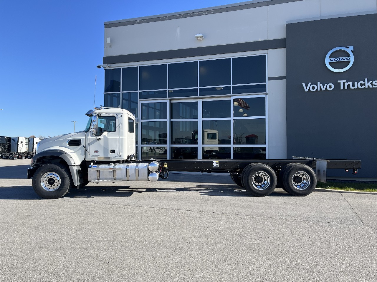 2026 Mack Granite - image 8