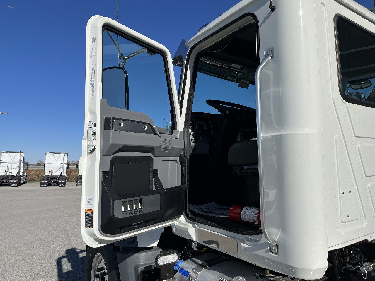 2026 Mack Granite - image 9