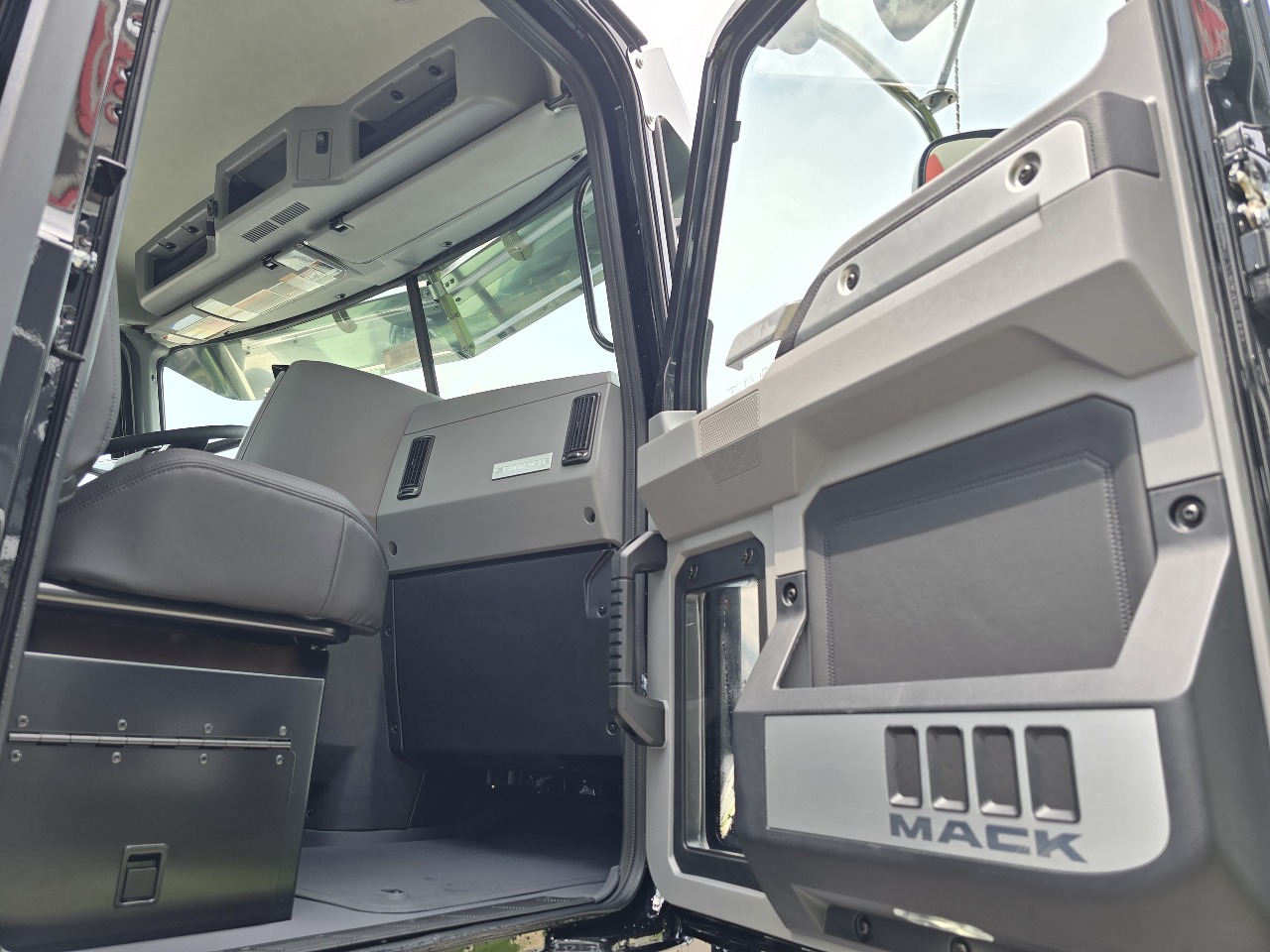 2026 Mack - image 11