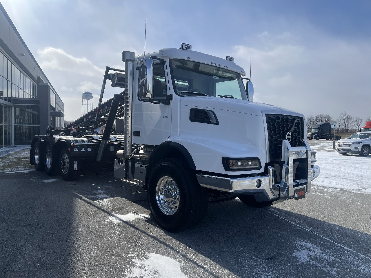 2026 Volvo - image 3