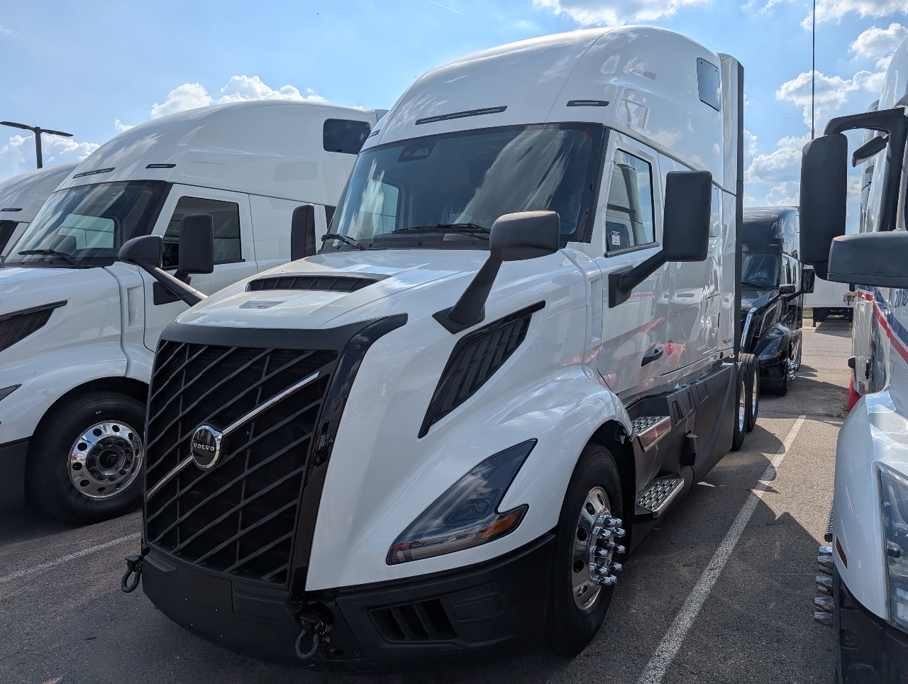 2026 Volvo - image 2