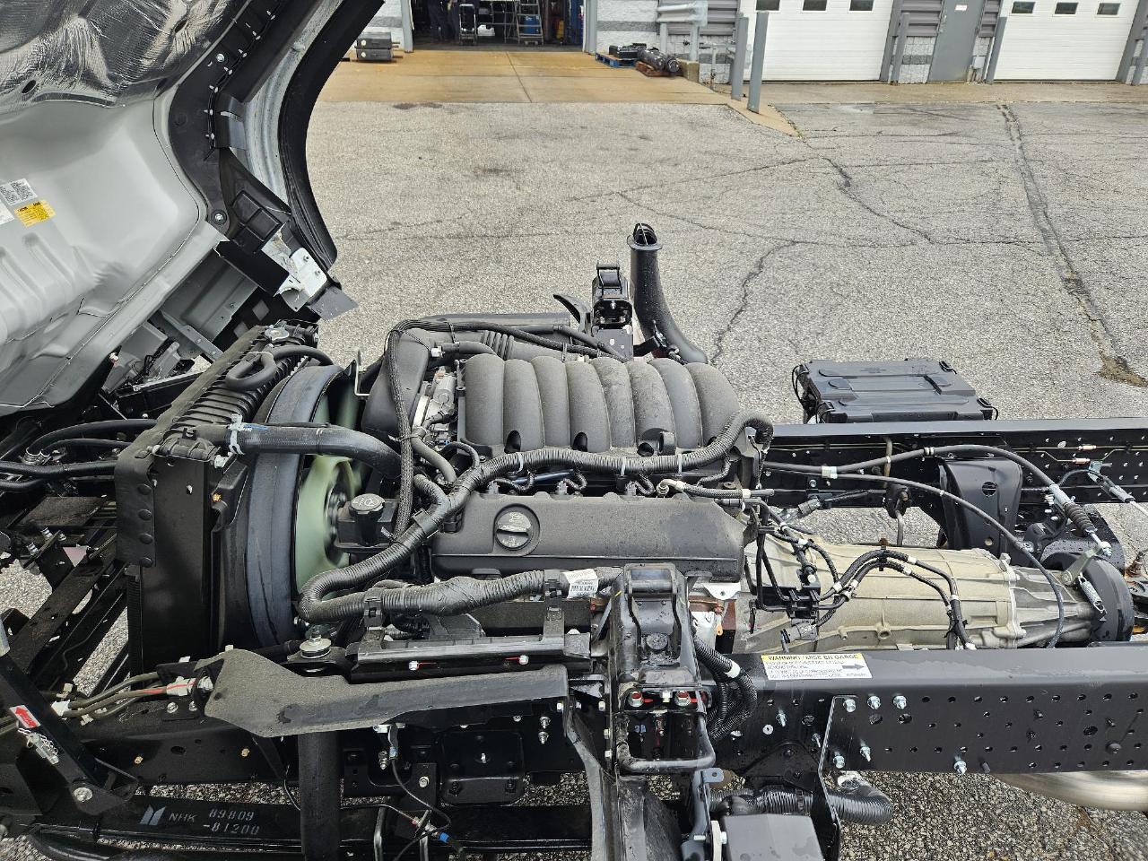 2025 Isuzu - image 8