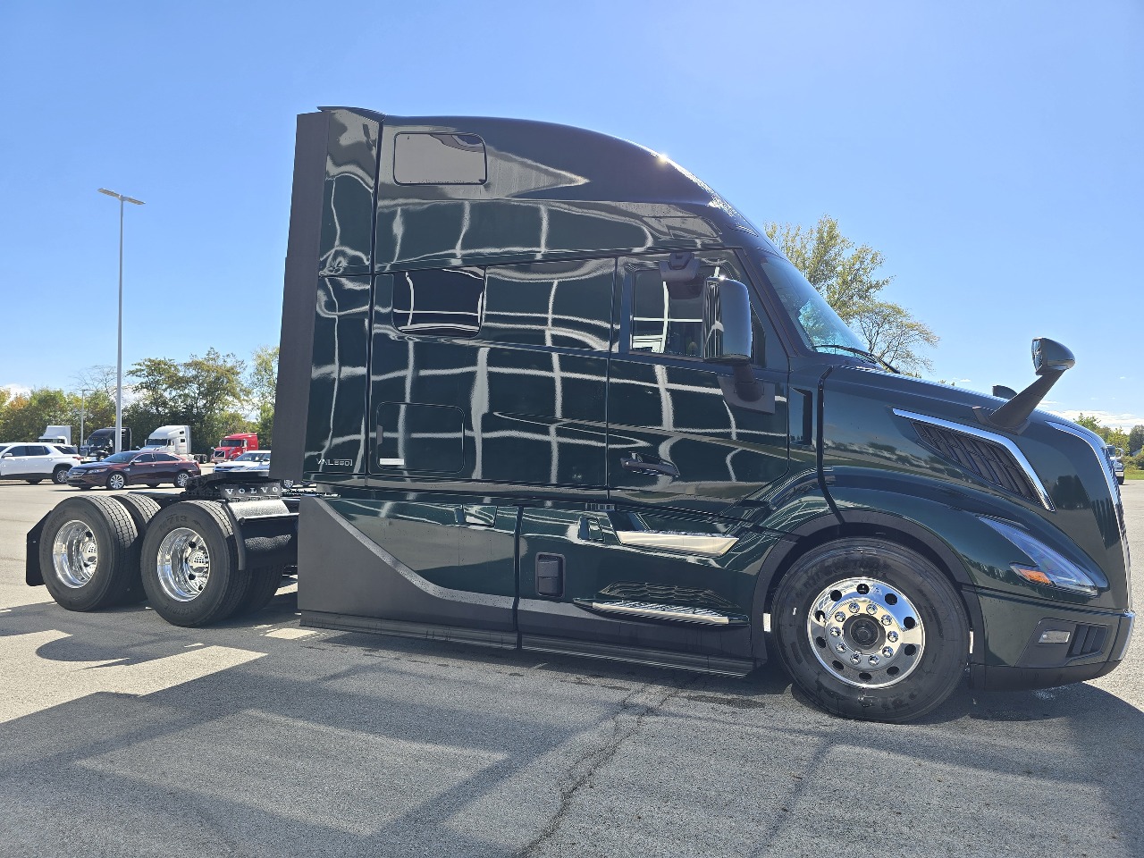 2026 Volvo - image 4