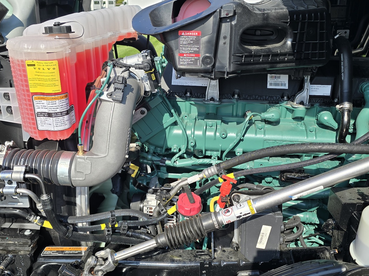 2026 Volvo - image 15