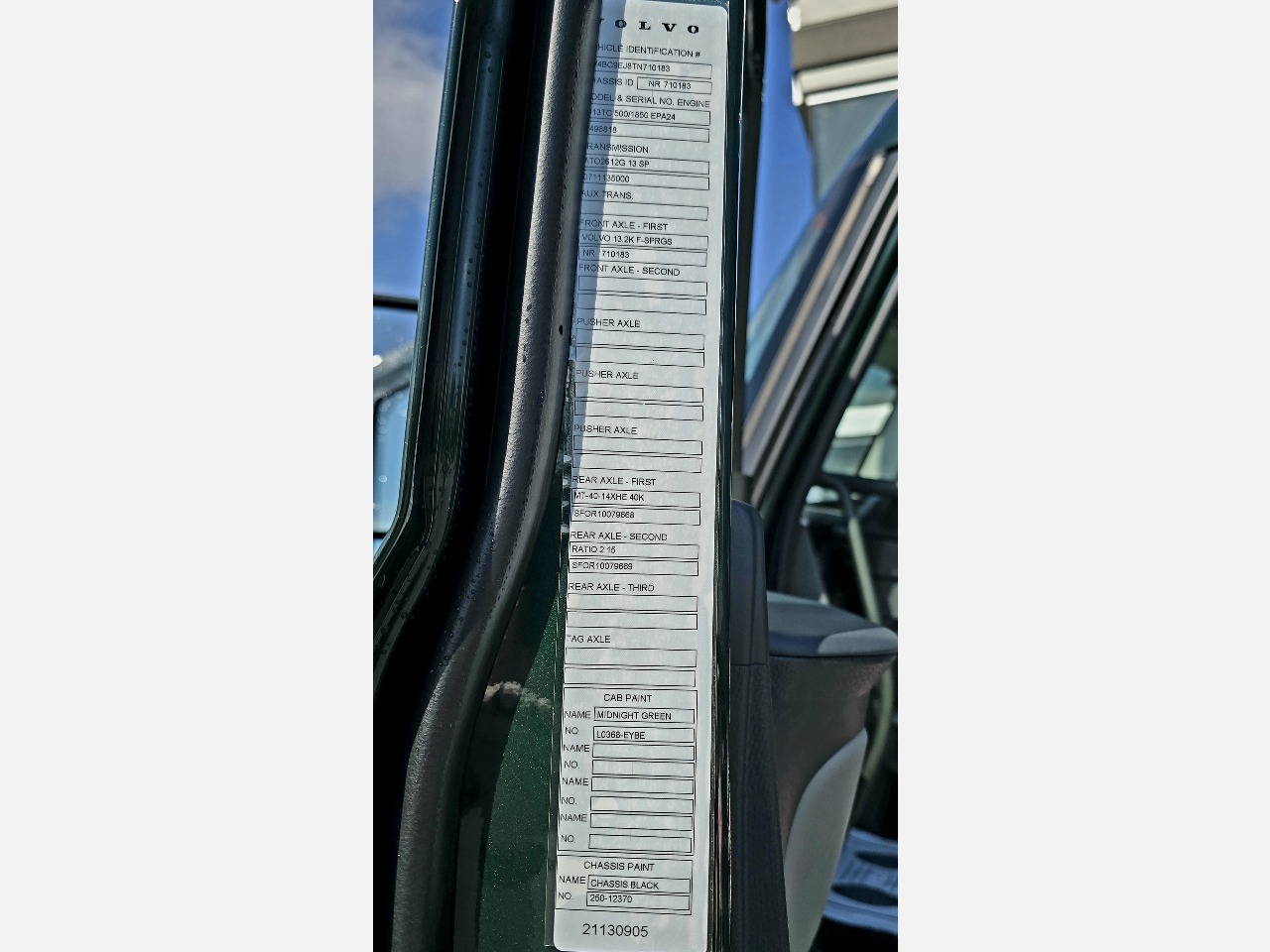 2026 Volvo - image 7