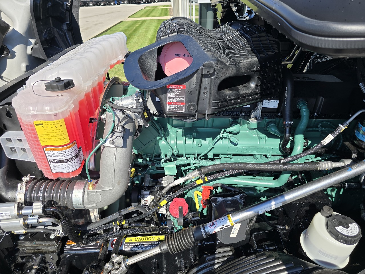 2026 Volvo - image 13