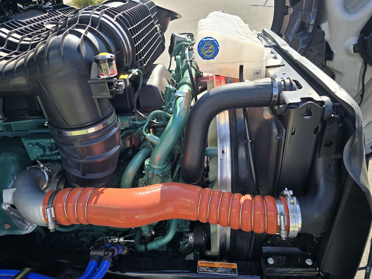 2026 Volvo - image 14