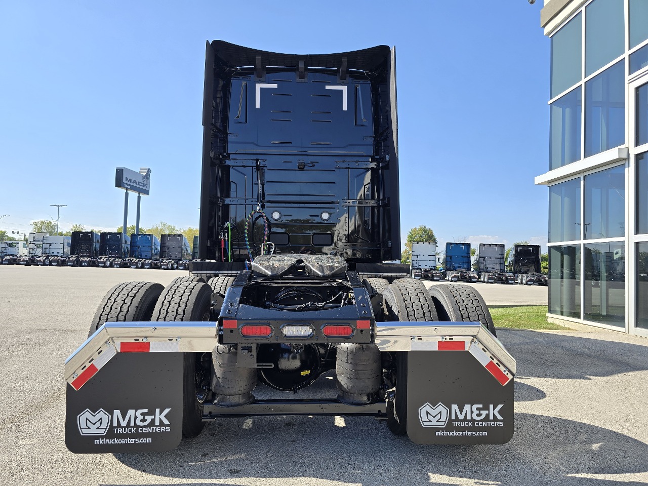 2026 Volvo - image 3