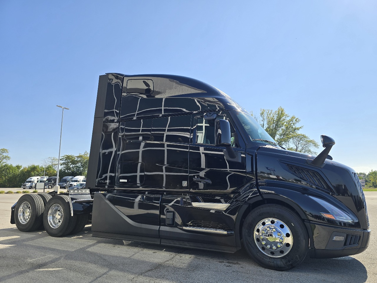 2026 Volvo - image 4