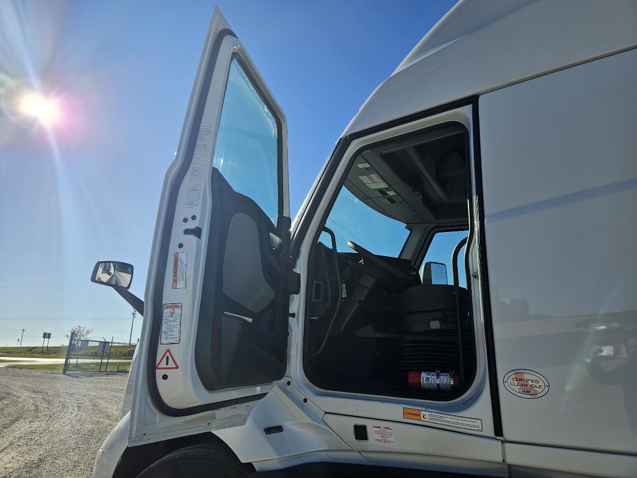 2026 Volvo - image 9