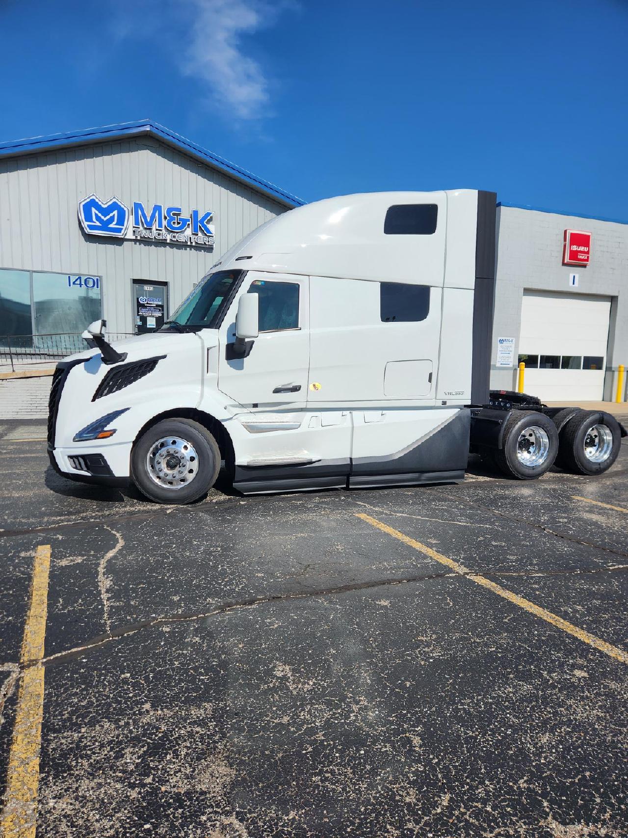 2026 Volvo - image 2