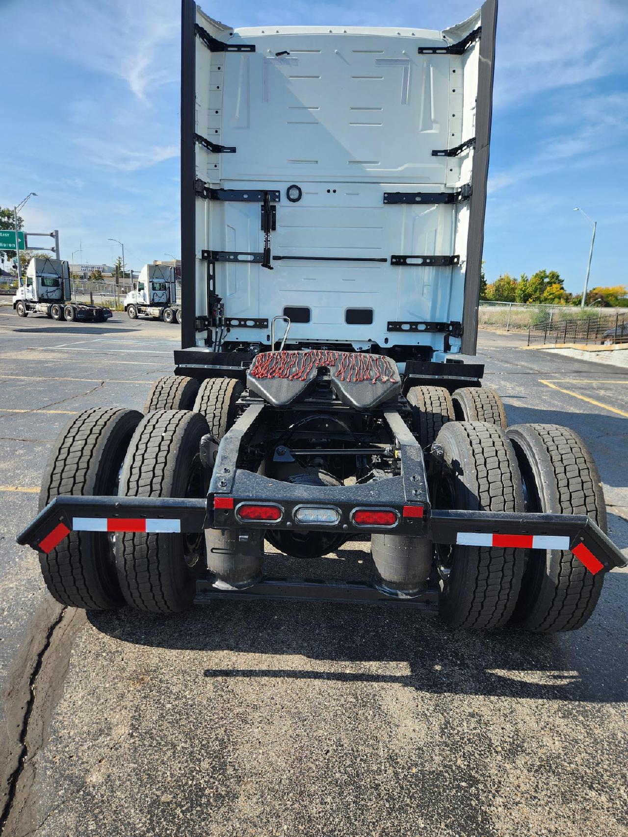 2026 Volvo - image 4