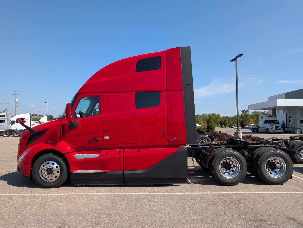 2026 Volvo - image 3