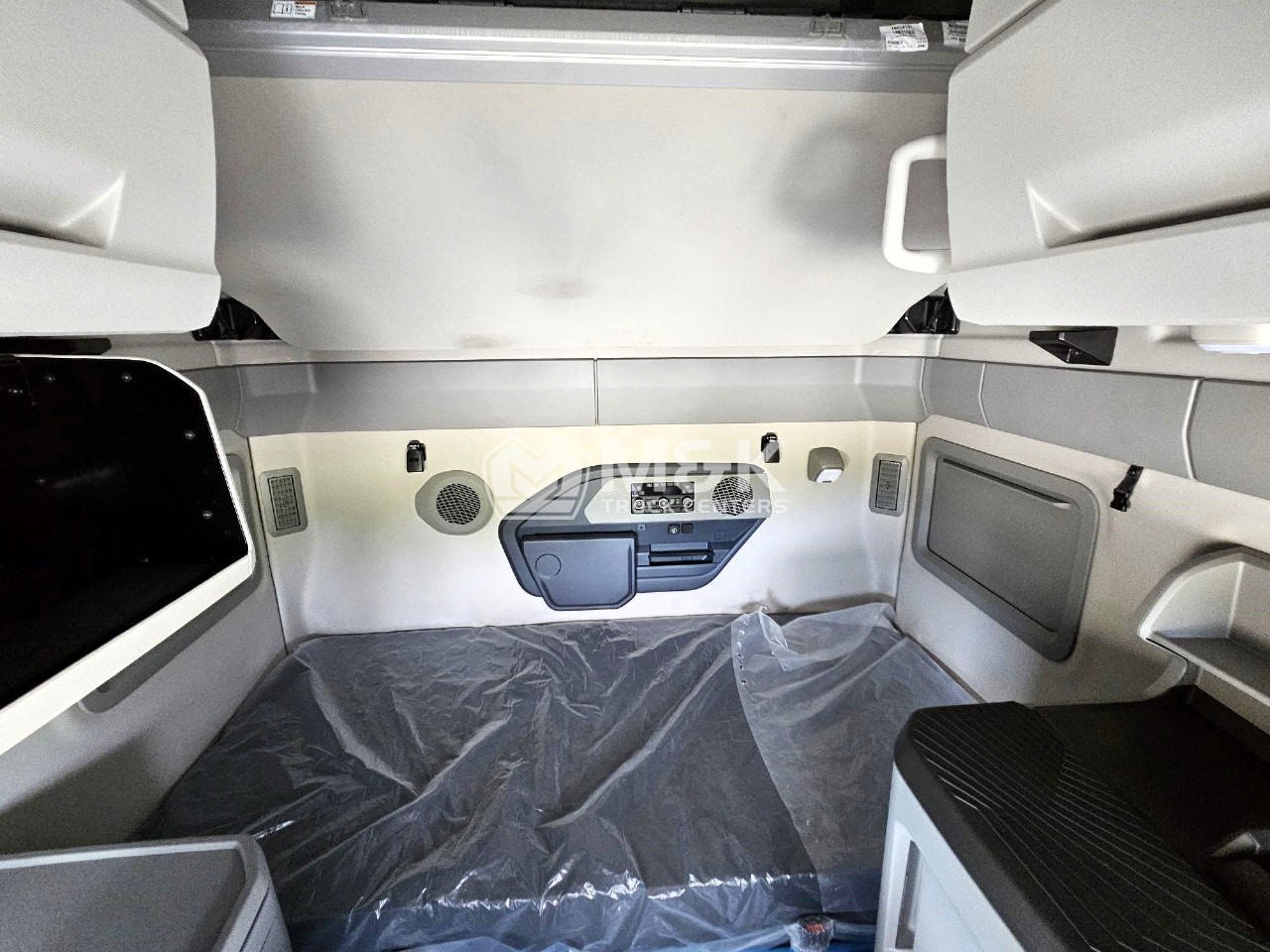 2026 Volvo - image 6