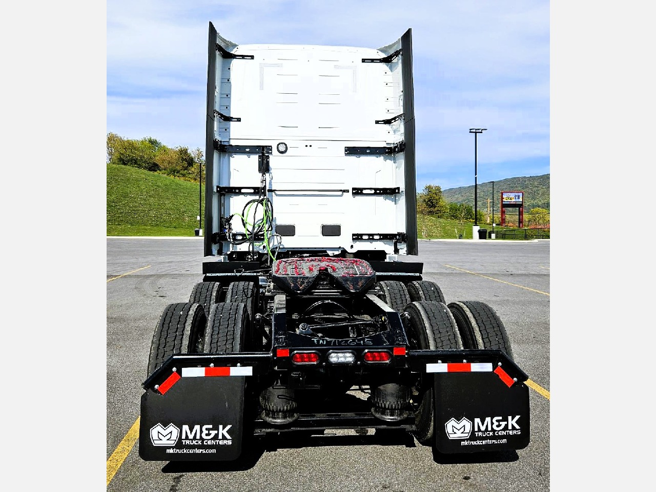 2026 Volvo - image 4