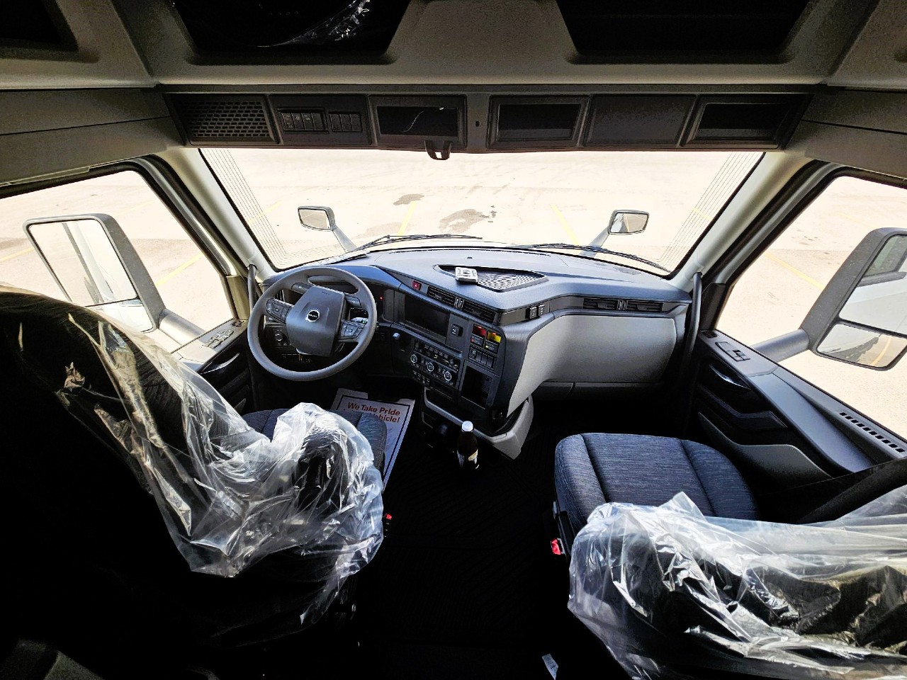 2026 Volvo - image 7