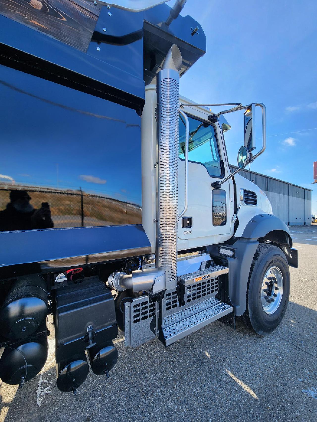 2026 Mack - image 16