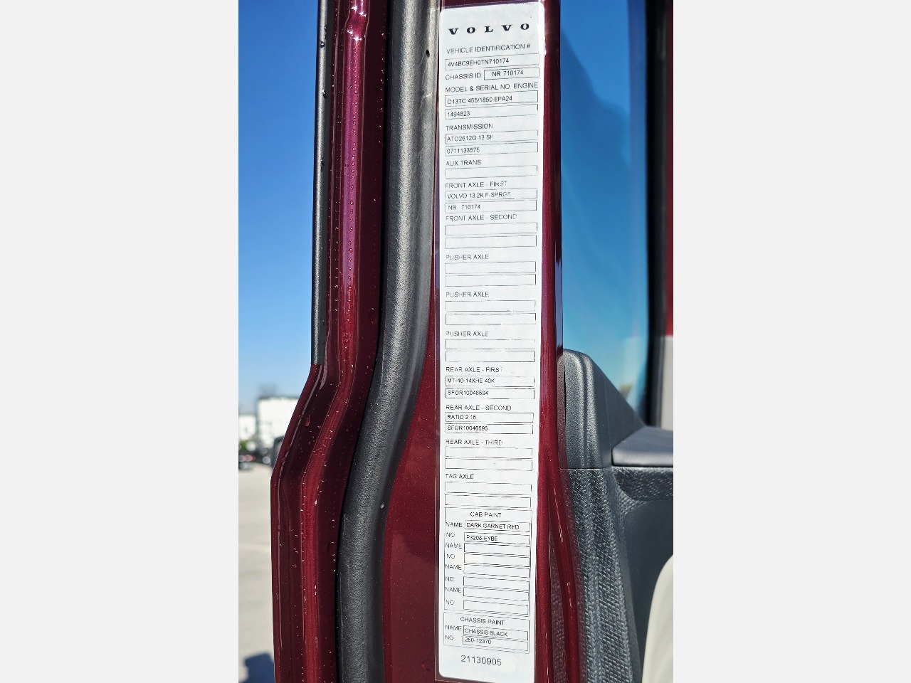 2026 Volvo - image 12