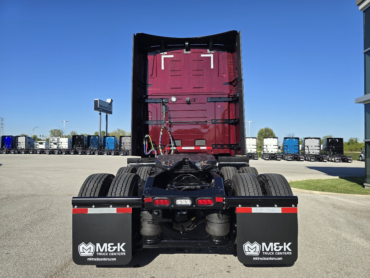 2026 Volvo - image 3