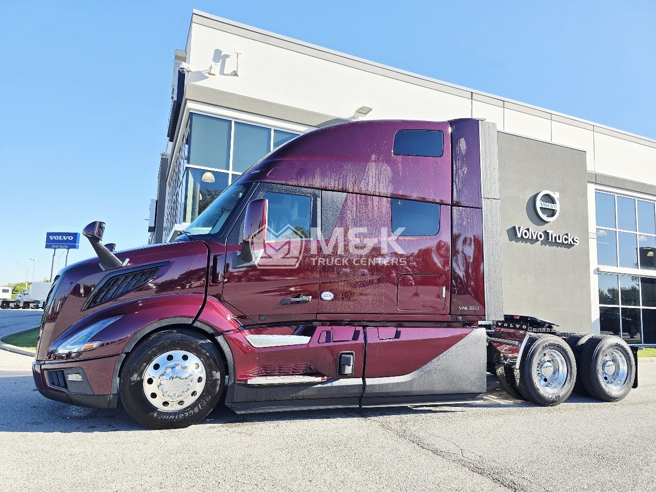 2026 Volvo - image 5