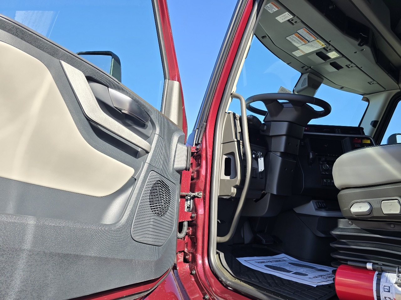 2026 Volvo - image 6