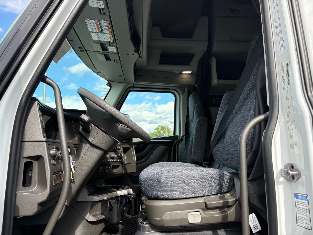 2026 Volvo - image 2