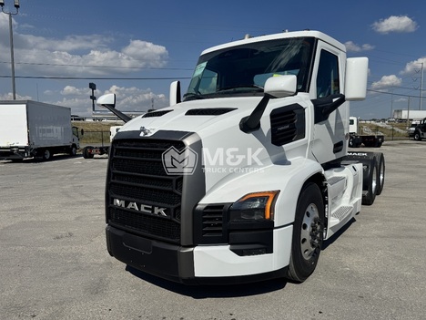 2026-mack-pr64tv04-daycab #321085