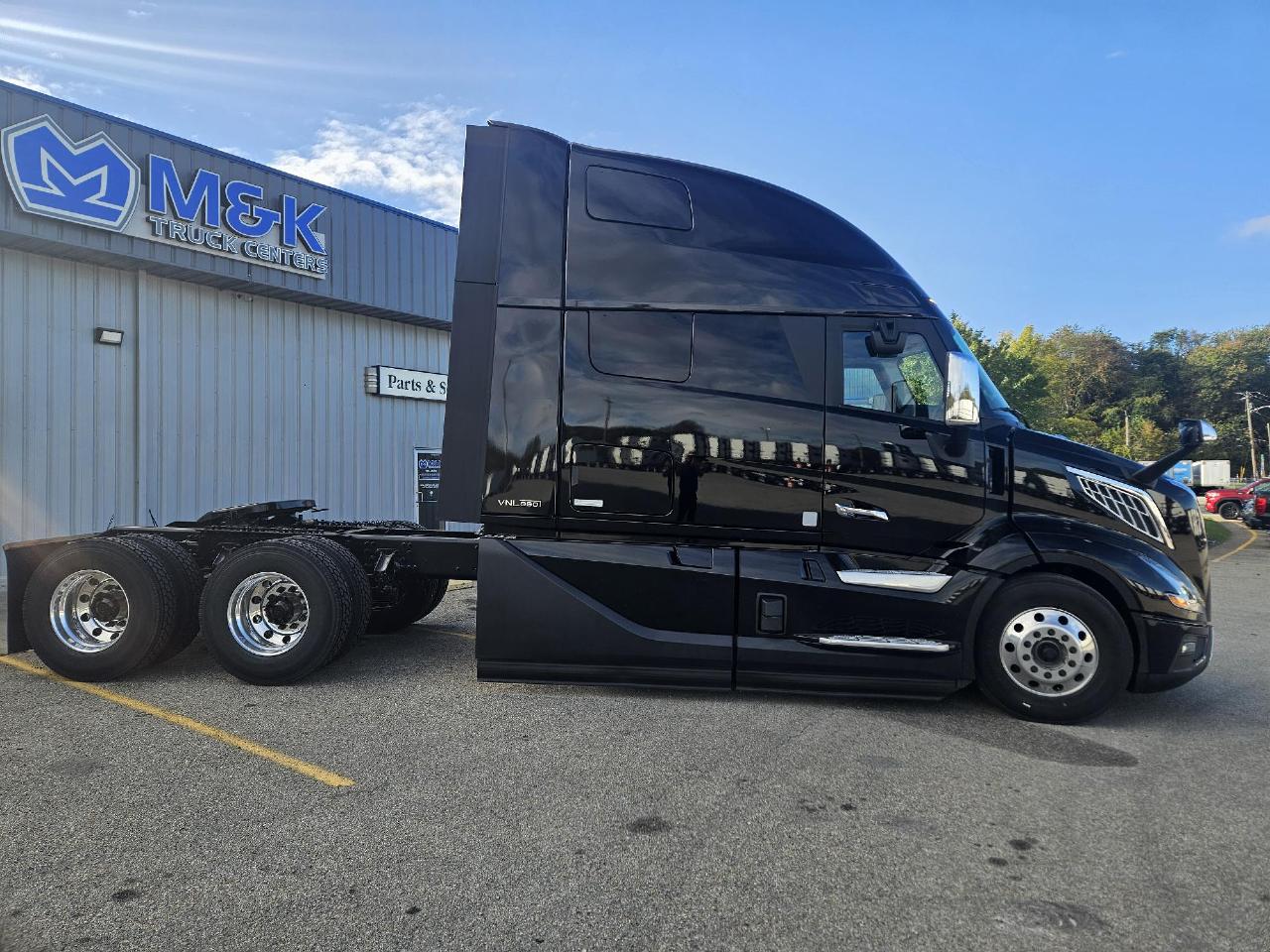 2026 Volvo - image 4