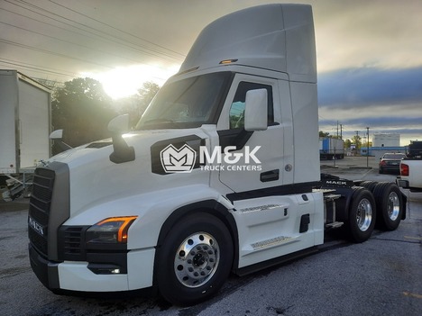 2026-mack-pioneer-mp13-daycab #321097