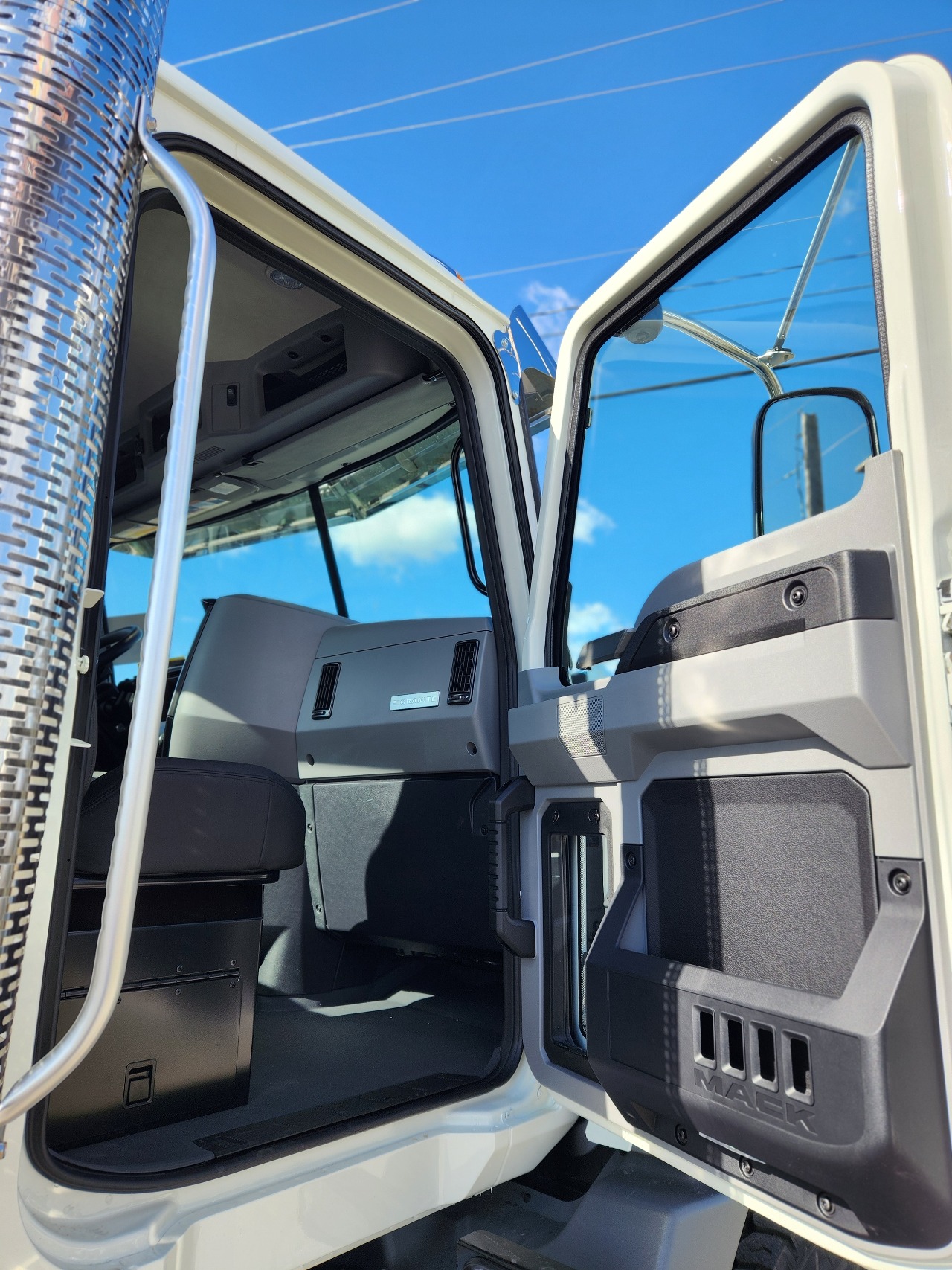 2026 Mack - image 19