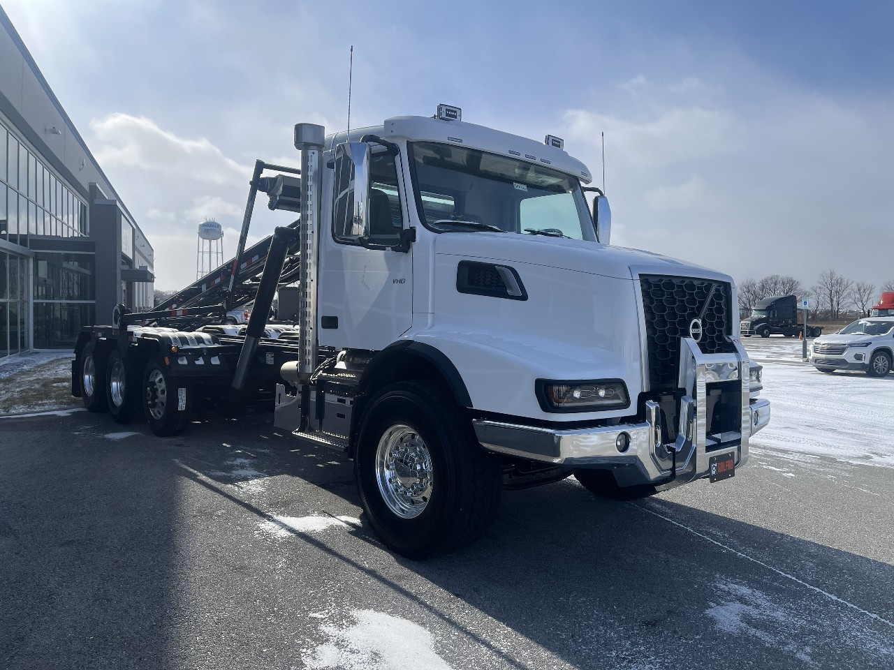 2026 Volvo - image 3