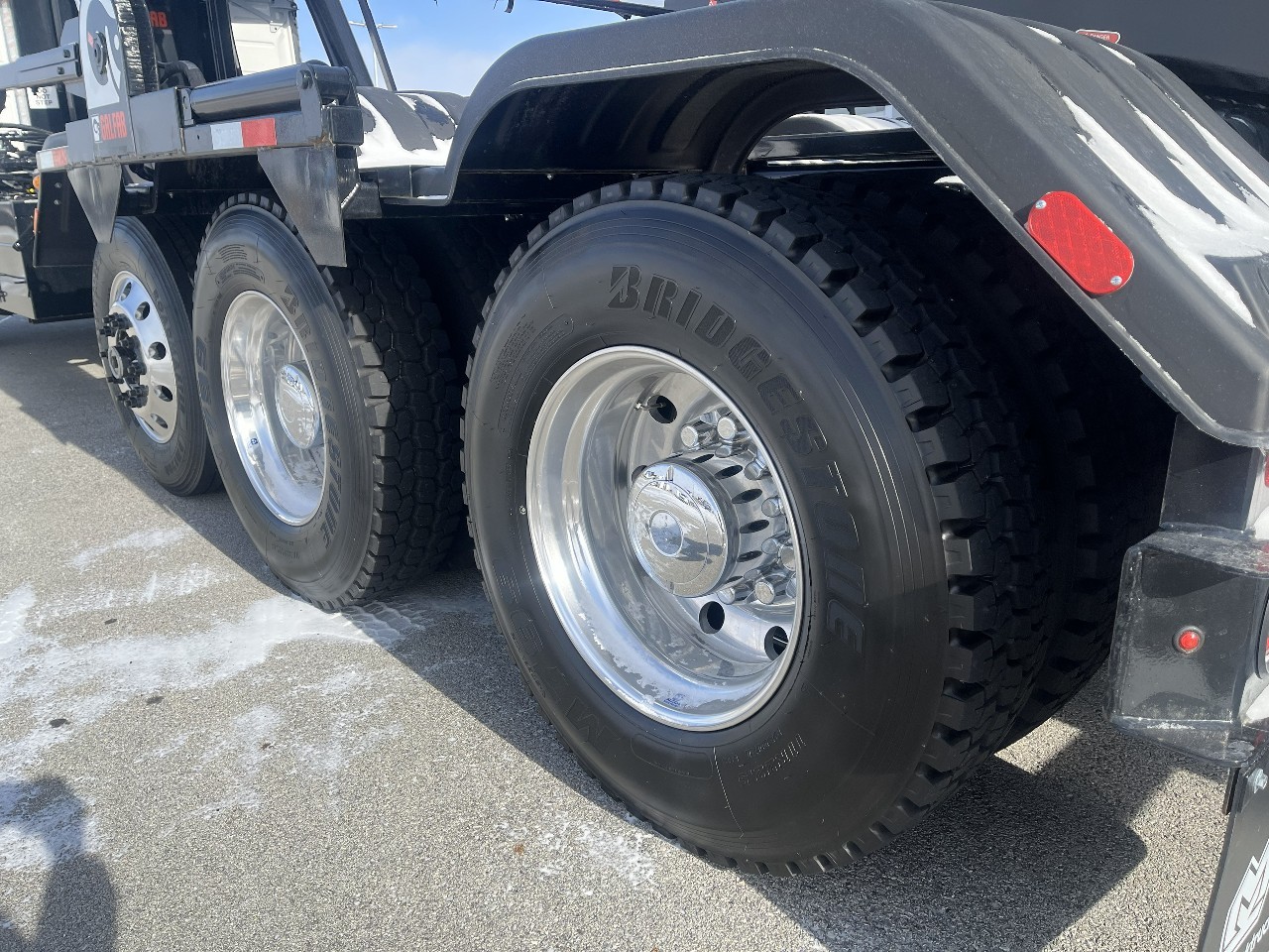 2026 Volvo - image 7